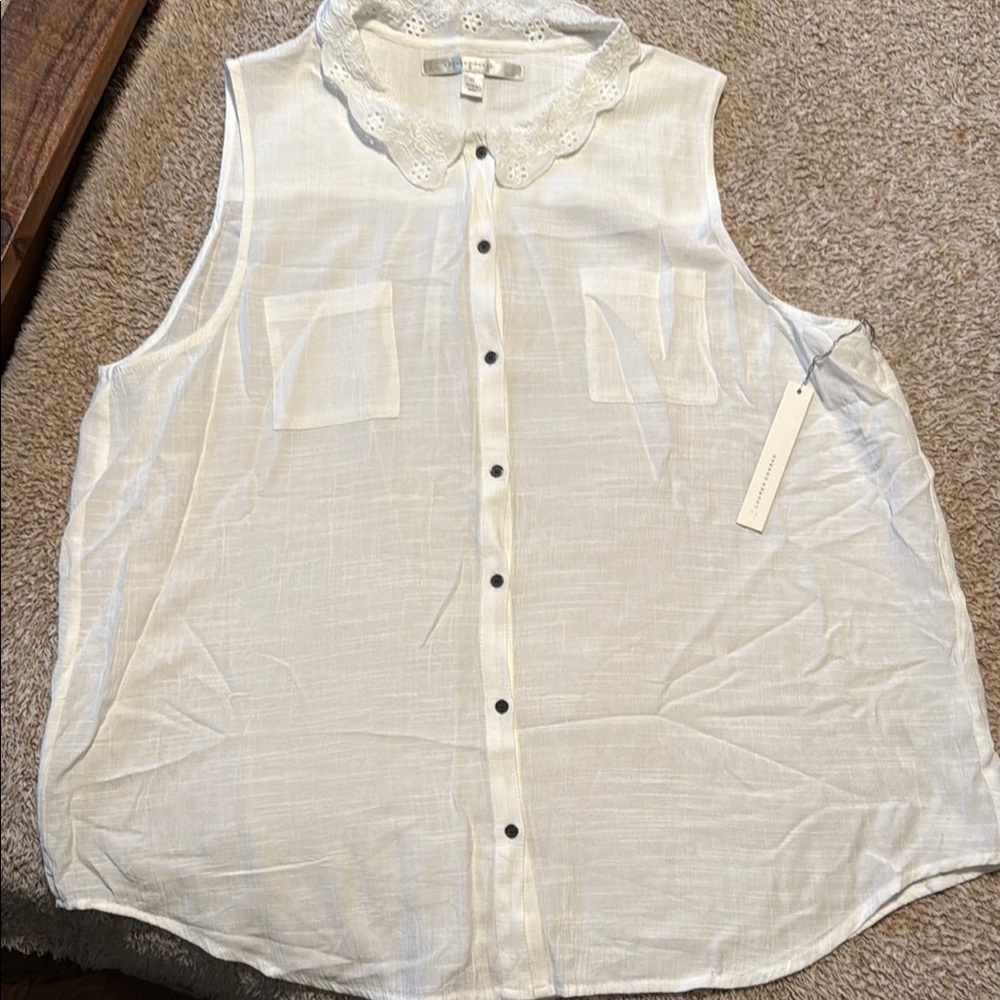 Lauren Conrad White Sleeveless Blouse with Lace Collar